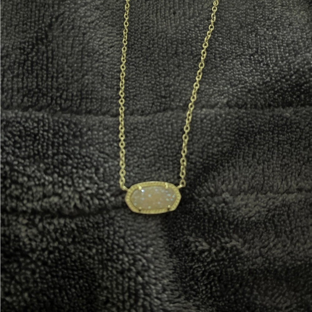 Kendra scott necklace